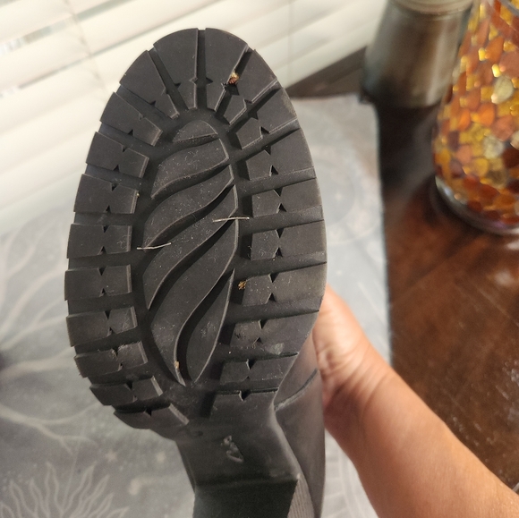 Clarks Black Leather Boots Size 9 - Picture 5 of 10